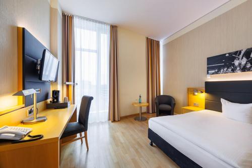 Airporthotel Berlin-Adlershof near Artemis
