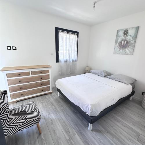 Maison individuelle in อาร์เฟลอ