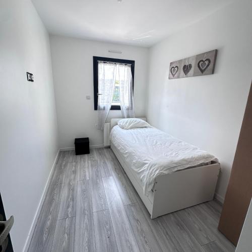 Maison individuelle in อาร์เฟลอ