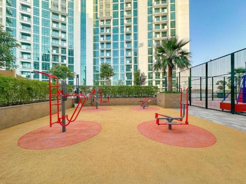 Premium 1BR Furnished with Pool View in Al Jaddaf Dubai 