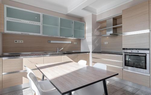 Panorama Riga 25th Floor Spacious Apartment Free Parking, Riga (foto 4)