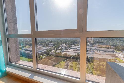Panorama Riga 25th Floor Spacious Apartment Free Parking, Riga (foto 9)