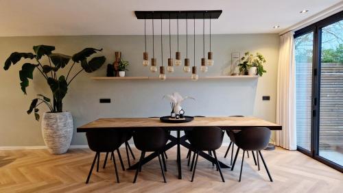 Elegant Luxury Villa with Large Garden, Near Beach & City, Den Haag (Foto 10)