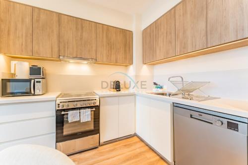 Next to Dubai Hills Park 1BR, Moments from Dubai Hills Mall, Executive Residences 2, Dubai Hills Estate by Deluxe Holiday Homes, Дубай (фото 5)