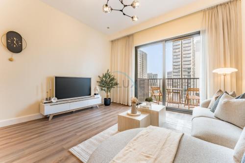 Next to Dubai Hills Park 1BR, Moments from Dubai Hills Mall, Executive Residences 2, Dubai Hills Estate by Deluxe Holiday Homes, Дубай (фото 6)