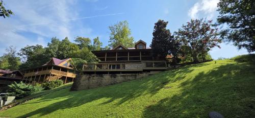 Bear Moon Lodge
