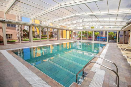 Swimming pool, Hotel Servigroup Pueblo Benidorm in Benidorm - Costa Blanca