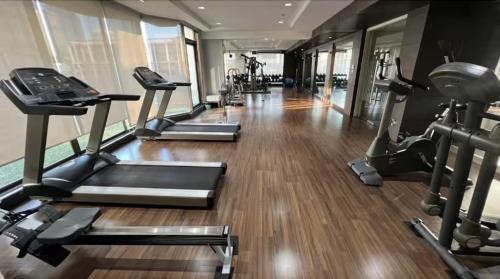 Great Balcony with 2 Beds Executive Unit, Bangkok (photo 8)