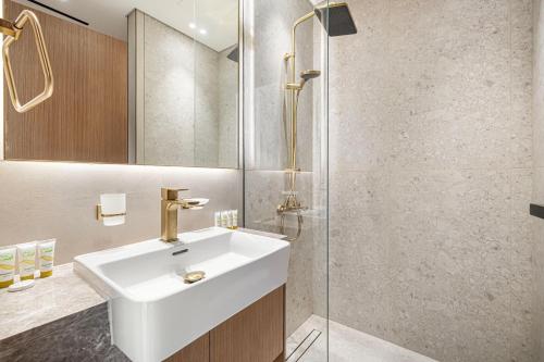 Private Pool! Exceptional 2 Bedroom! Brand New Building with Pool and Gym!, Dubaj (zdjęcie 9)