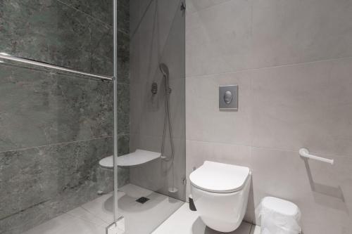 Blueground at Nahalat Byniamin, Exquisite, Тель-Авив (фото 6)