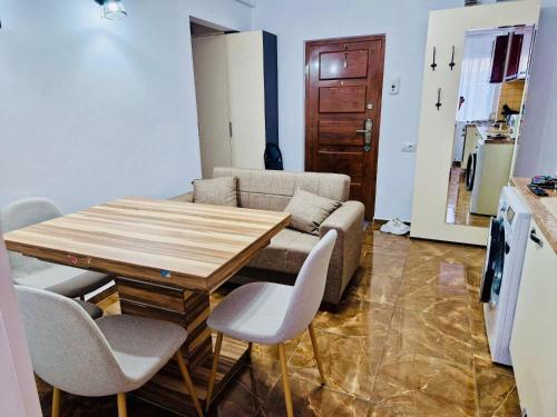 Cozy apartament Roman in โรมัน
