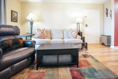 First floor studio Resort access Portable AC, Beech Mountain (zdjęcie 9)