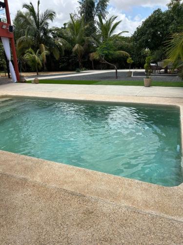 Baseinas, Jeros villa in Fimela