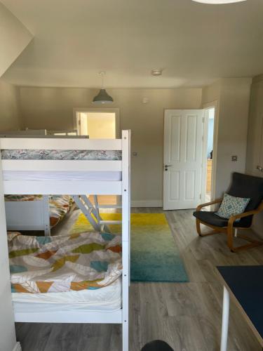 Spacious, modern room for families in a shared family home, Dublín (foto 3)