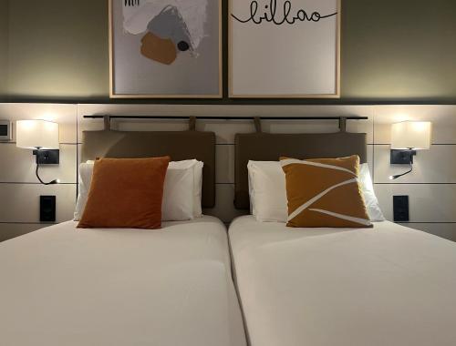 2 twin beds