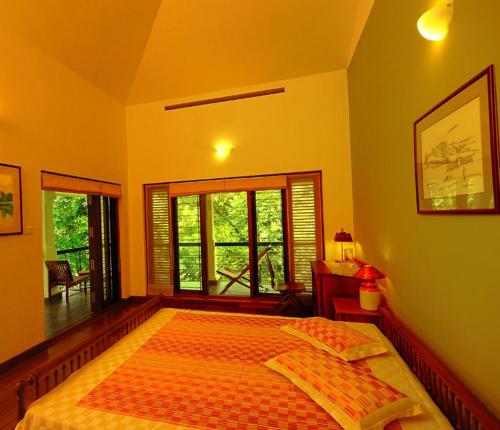 1 king bed, 1 twin bed