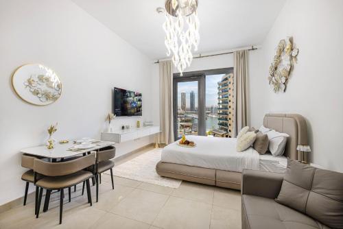 Sparkle Tower by Swarovski, Full Marina View, 2min JBR & Metro, Sleeps 4, Dubaj