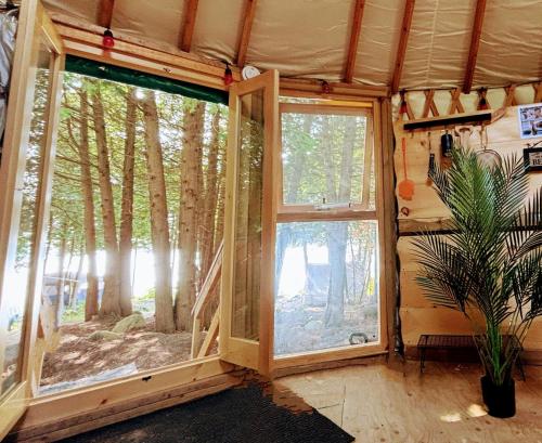 Waterfront CedarGrove Yurt-Glamp in Red Bay (ON)