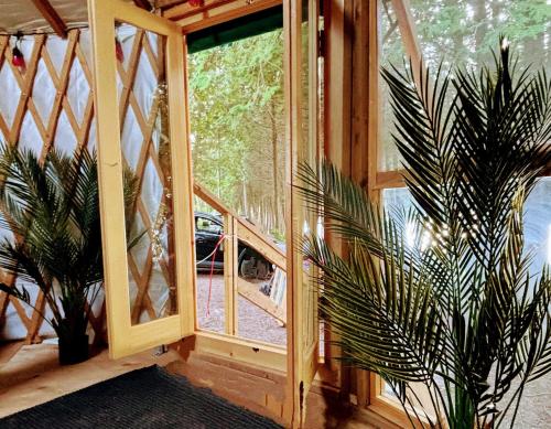 Waterfront CedarGrove Yurt-Glamp in Red Bay (ON)