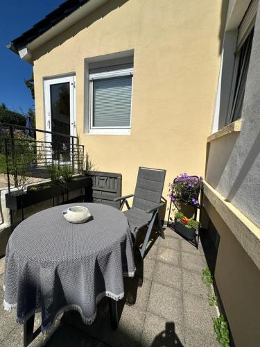 Apartment Südhöhen - für Geschäfts- Privatreisen mit naher Autobahnanbindung Düsseldorf & Köln, Wuppertal