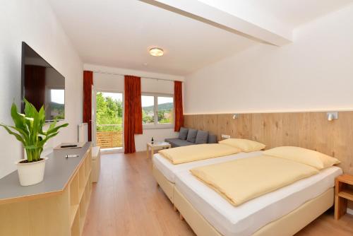 Triple Room with Balcony