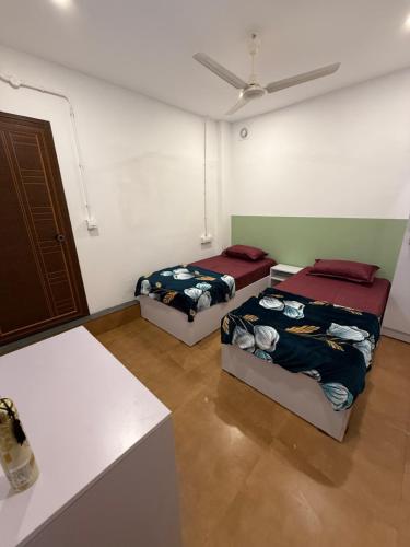 AAN GREENS Rooms And Dormitorys in Vaduvanchal