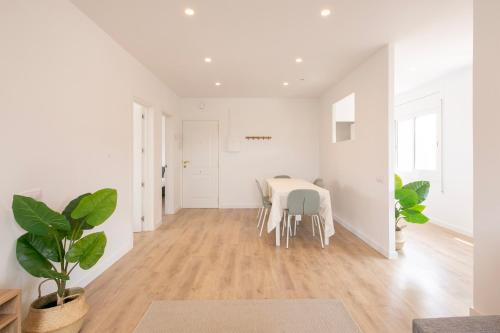 Nice apartment with 3 bedrooms in Cornellà de Llobregat