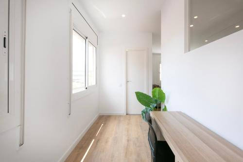 Nice apartment with 3 bedrooms in Cornellà de Llobregat