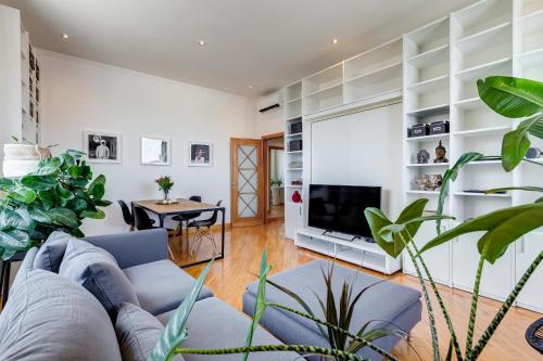 Romaviva Luxury Attic Apartment - San Giovanni in Laterano - Metro A C - Central Rome, Roma (foto 2)