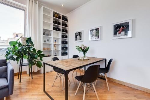 Romaviva Luxury Attic Apartment - San Giovanni in Laterano - Metro A C - Central Rome, Roma (foto 6)