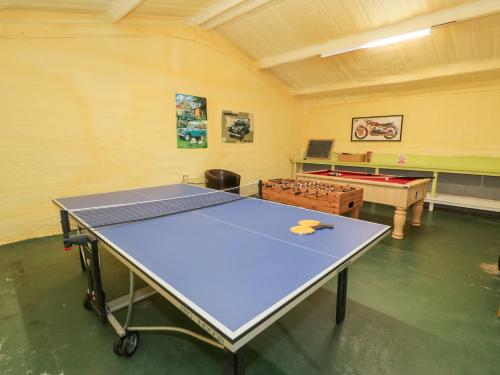 Pengwern Farmhouse - image 12