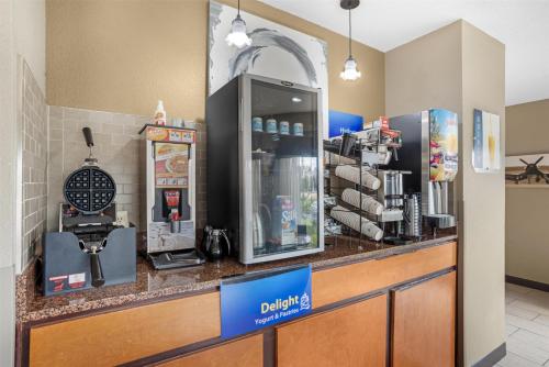 Best Western Airport Inn - image 6