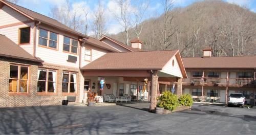 Jonathan Creek Inn and Villas in Maggie Valley, USA
