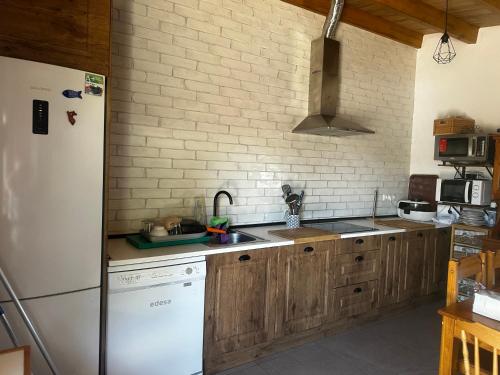 Casa campo de 3 habitaciones con parcela in Villares de la Reina