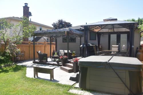 Cozy Suite with HOT TUB & Highspeed Internet - Grimsby