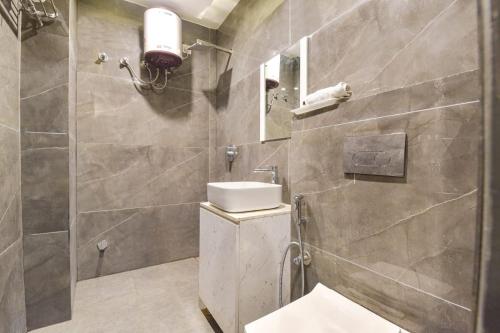 Av Royale GMS Road - image 3