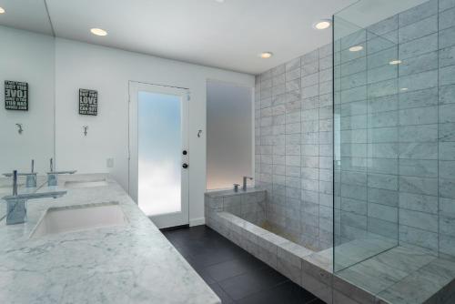 Apollo 1000 - main image