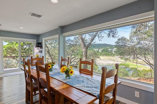 Létesítmények, Secluded Hill Country Getaway: Hot Tub, Swim Spa and Beautiful Views in Jonestown (TX)