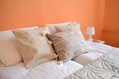 Spacious Old Town Family Peachy 2 bedrooms Apartment, Nearby the Riga Presidential Castle, Riga (foto 6)