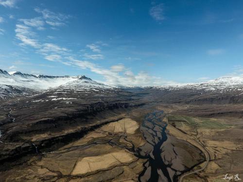 Bragdavellir Cottages - image 9