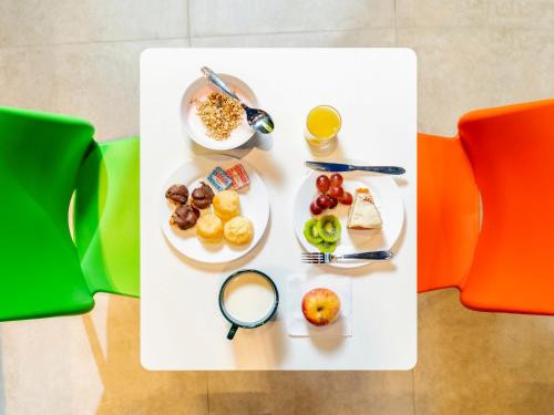 อาหารและเครื่องดื่ม, ibis budget Navegantes Itajai in อิตาไช