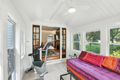Charming Manville Heights Cottage Retreat home - image 12