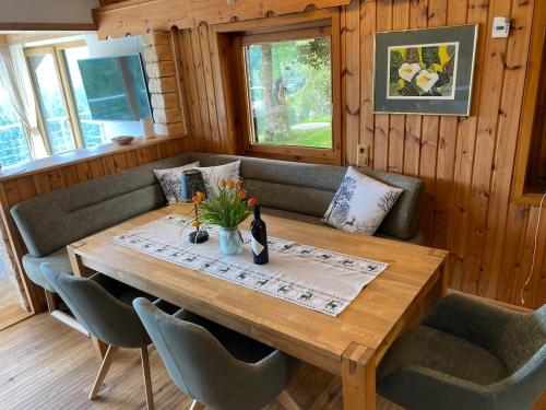 Alm Chalet on Mondsee Mountain, pets welcome! in Zell Am Moos