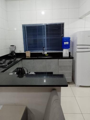 virtuve, Recanto dos Ouros - Casa em Brasília com churrasqueira e localização privilegiada (Recanto dos Ouros - Casa em Brasilia com churrasqueira e localizacao privilegiada) in Gama (Federālais rajons)