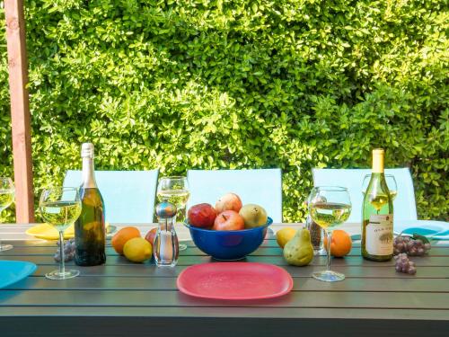 Sunny Palms at Warm Sands - image 3