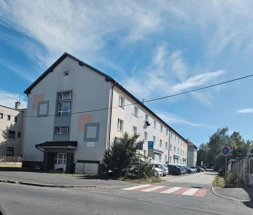 Buitenkant, Center apartment with mountain view - free parking in Poprad