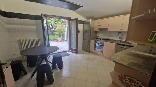 Casa Théméo - Centro città Verbania Intra (Casa Themeo - Centro citta Verbania Intra) in Verbania