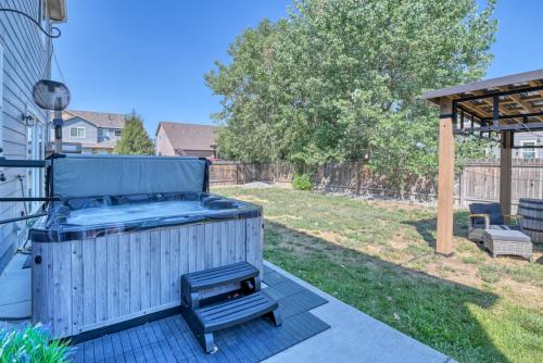FlightDeck HotTub Fireplace NearAirport FamilyHome