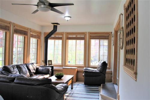 Létesítmények, Ipperwash Bliss: Gated, Hear the wave, Sleep 7 in Lambton Shores (ON)