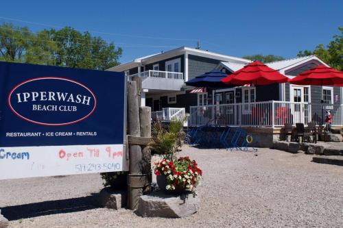 Étterem, Ipperwash Bliss: Gated, Hear the wave, Sleep 7 in Lambton Shores (ON)